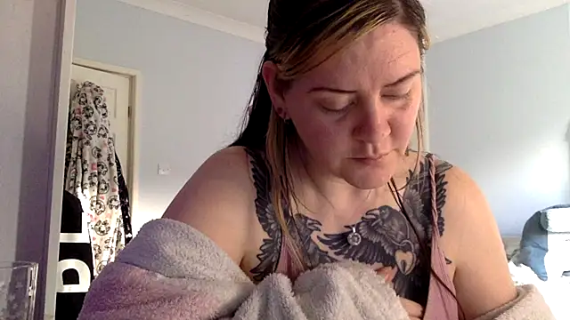 Snapshot of AureliaXOX chatting on February 22, 2025, 3:47 pm AureliaXOX online show from February 22, 2025, 3:47 pm