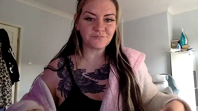 Snapshot of AureliaXOX chatting on February 16, 2025, 2:21 pm AureliaXOX online show from February 16, 2025, 2:21 pm