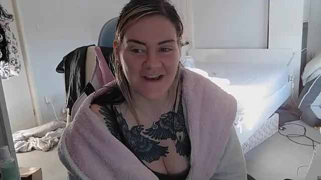 Snapshot of AureliaXOX chatting on March 2, 2025, 3:52 pm AureliaXOX online show from March 2, 2025, 3:52 pm