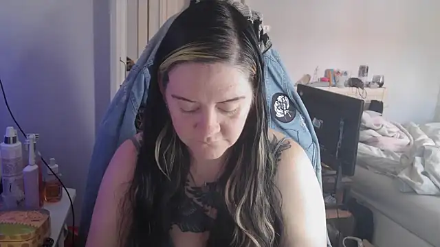 Snapshot of AureliaXOX chatting on September 21, 2025, 10:20 am AureliaXOX online show from September 21, 2025, 10:20 am