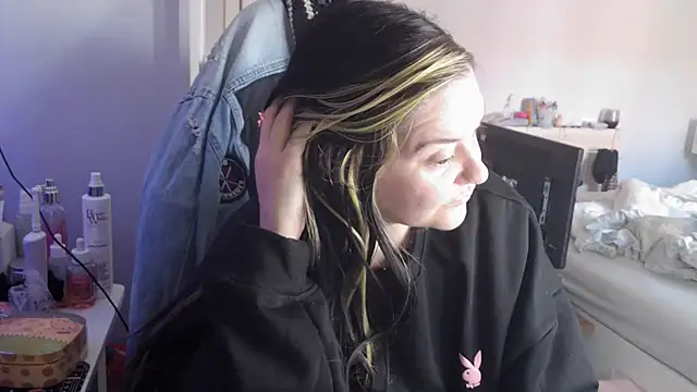 Snapshot of AureliaXOX chatting on September 27, 2025, 10:10 am AureliaXOX online show from September 27, 2025, 10:10 am