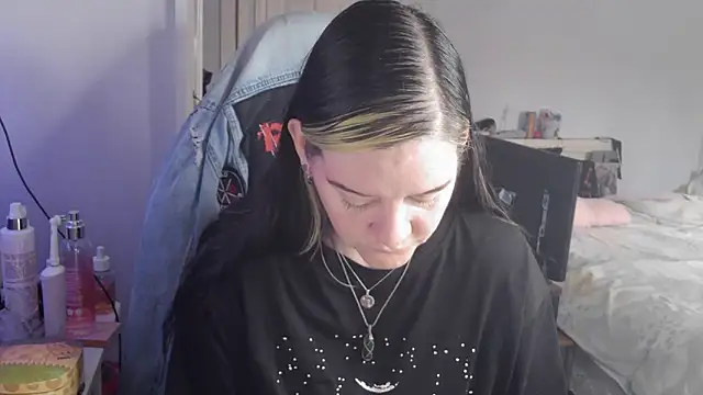 Snapshot of AureliaXOX chatting on September 17, 2025, 10:39 am AureliaXOX online show from September 17, 2025, 10:39 am