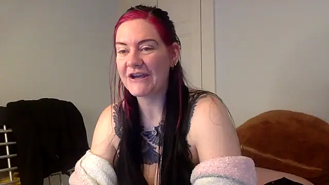 Snapshot of AureliaXOX chatting on February 8, 2026, 11:30 am AureliaXOX online show from February 8, 2026, 11:30 am