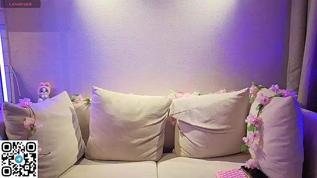 Anadeyaaa online show from November 30, 2025, 2:12 am