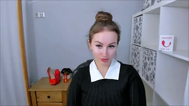 Snapshot of DonnaCam chatting on November 7, 2025, 3:49 pm DonnaCam online show from November 7, 2025, 3:49 pm