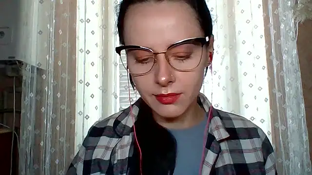 Snapshot of LuminousLady chatting on September 11, 2025, 7:30 am LuminousLady online show from September 11, 2025, 7:30 am