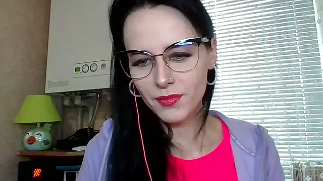 Snapshot of LuminousLady chatting on November 10, 2025, 10:53 am LuminousLady online show from November 10, 2025, 10:53 am