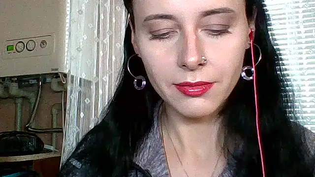 Snapshot of LuminousLady chatting on November 2, 2025, 10:31 am LuminousLady online show from November 2, 2025, 10:31 am