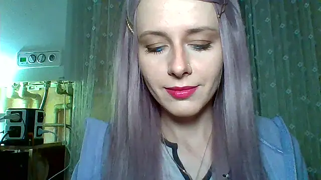 Snapshot of LuminousLady chatting on March 9, 2025, 6:32 pm LuminousLady online show from March 9, 2025, 6:32 pm