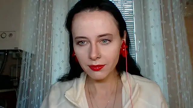 Snapshot of LuminousLady chatting on November 3, 2025, 7:13 am LuminousLady online show from November 3, 2025, 7:13 am