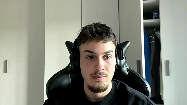 NaplesGuy04 online show from May 1, 2026, 3:39 pm