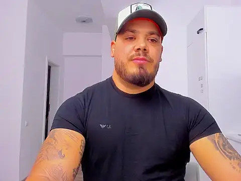 Snapshot of ZackMasterss chatting on October 25, 2025, 10:43 pm ZackMasterss online show from October 25, 2025, 10:43 pm