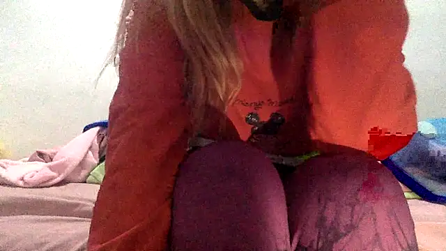 Snapshot of sharonlopez9611 chatting on December 14, 2025, 4:08 am sharonlopez9611 online show from December 14, 2025, 4:08 am