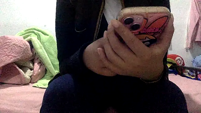 sharonlopez9611 online show from February 5, 2026, 3:02 am