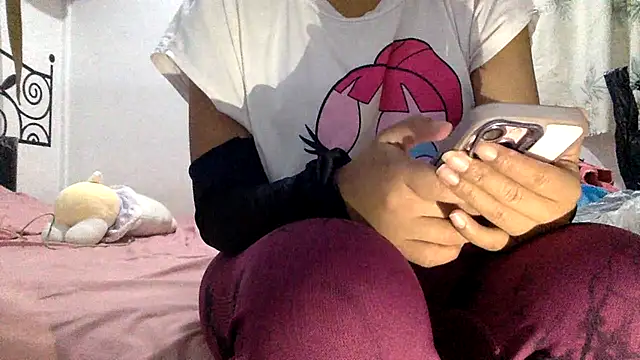 Snapshot of sharonlopez9611 chatting on December 1, 2025, 4:35 am sharonlopez9611 online show from December 1, 2025, 4:35 am