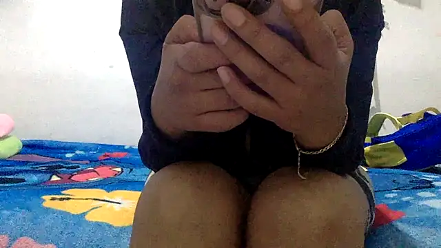 Snapshot of sharonlopez9611 chatting on December 15, 2025, 3:34 am sharonlopez9611 online show from December 15, 2025, 3:34 am