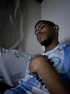 Mineirinho043 online show from March 19, 2025, 4:36 am