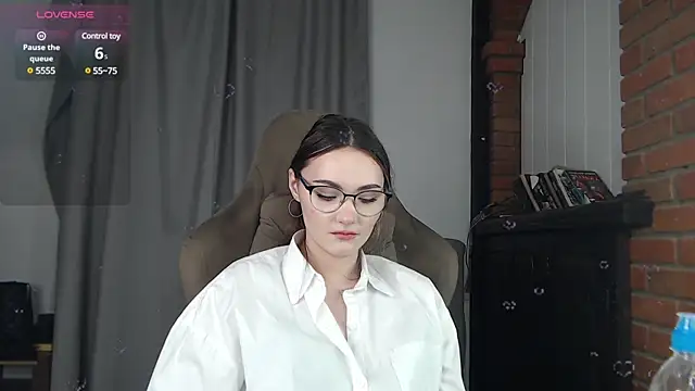 Snapshot of Kira_Jin chatting on February 14, 2025, 11:53 am Kira Jin online show from February 14, 2025, 11:53 am