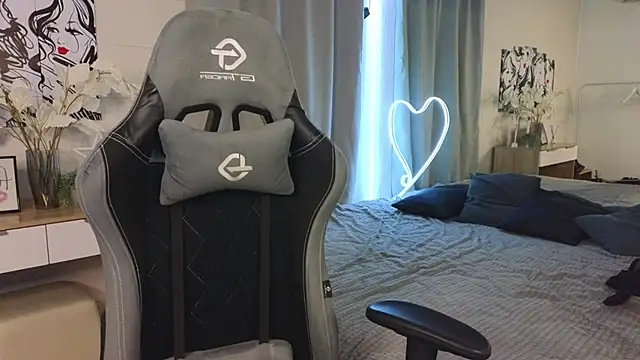 Snapshot of Kira_Jin chatting on March 4, 2025, 11:40 am Kira Jin online show from March 4, 2025, 11:40 am