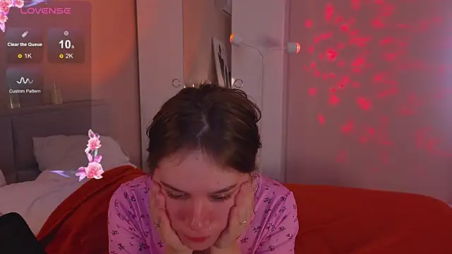 Snapshot of Mia_Luw chatting on November 7, 2025, 3:55 am Mia Luw online show from November 7, 2025, 3:55 am