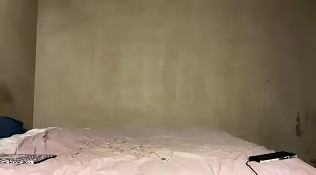 Snapshot of SophieStarShine chatting on March 8, 2025, 10:34 pm SophieStarShine online show from March 8, 2025, 10:34 pm