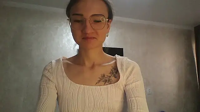 Snapshot of RoyalDessertt chatting on October 20, 2025, 5:31 am RoyalDessertt online show from October 20, 2025, 5:31 am