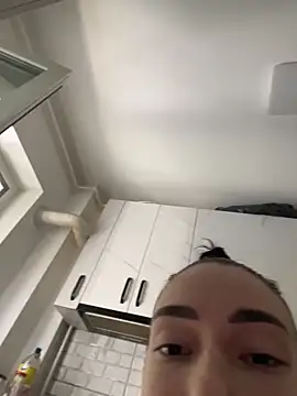 Celine Roxelle online show from March 11, 2026, 2:11 pm