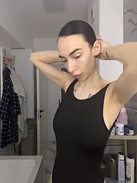 Celine Roxelle online show from February 3, 2026, 2:11 pm