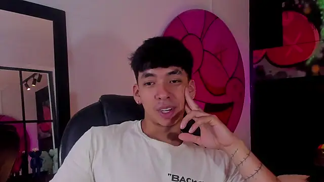 Snapshot of ISAAC_CRYSTON chatting on September 11, 2025, 7:36 pm ISAAC CRYSTON online show from September 11, 2025, 7:36 pm