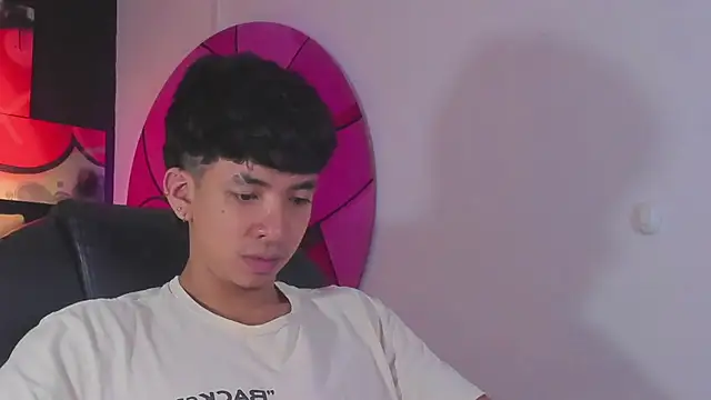 Snapshot of ISAAC_CRYSTON chatting on September 12, 2025, 8:30 pm ISAAC CRYSTON online show from September 12, 2025, 8:30 pm