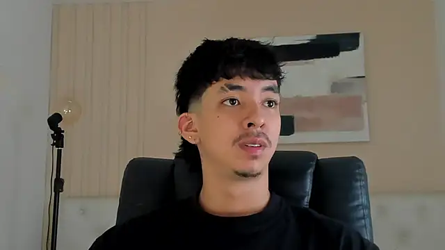 Snapshot of ISAAC_CRYSTON chatting on November 10, 2025, 8:03 pm ISAAC CRYSTON online show from November 10, 2025, 8:03 pm