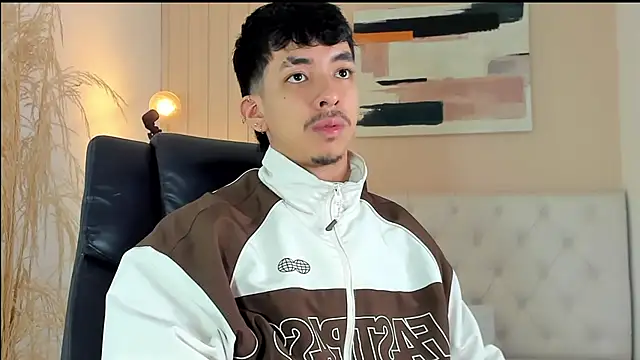 Snapshot of ISAAC_CRYSTON chatting on November 24, 2025, 8:53 pm ISAAC CRYSTON online show from November 24, 2025, 8:53 pm