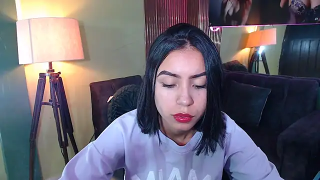 julieta fn online show from December 4, 2025, 2:49 pm