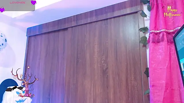 Snapshot of alaia_sweetxxx chatting on October 29, 2025, 1:26 am alaia sweetxxx online show from October 29, 2025, 1:26 am