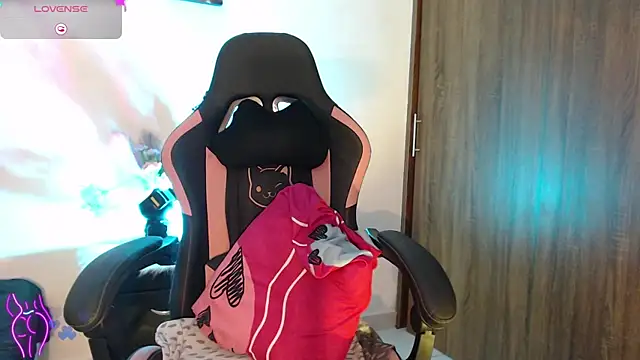 Snapshot of alaia_sweetxxx chatting on November 12, 2025, 1:10 am alaia sweetxxx online show from November 12, 2025, 1:10 am