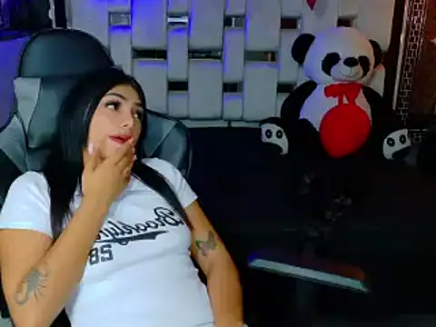 Natha and Sophia online show from February 17, 2025, 5:04 am