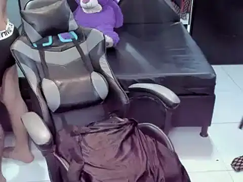 Natha and Sophia online show from March 11, 2025, 3:34 pm