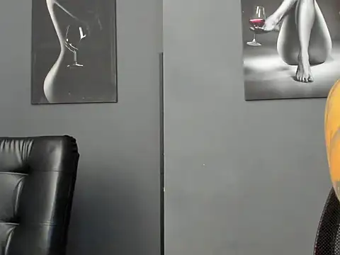 karlyjons12 online show from April 10, 2026, 4:36 pm