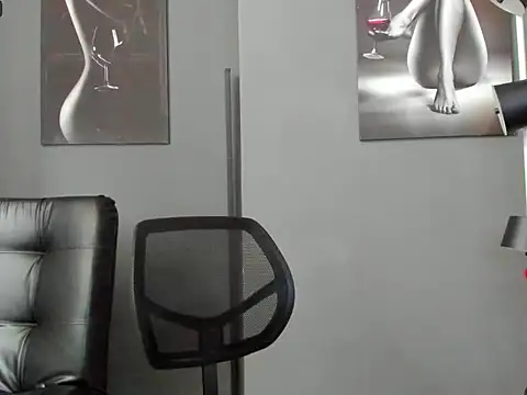 karlyjons12 online show from September 30, 2025, 4:46 pm