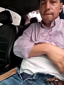 Snapshot of reyarturs13 chatting on February 18, 2025, 5:20 pm reyarturs13 online show from February 18, 2025, 5:20 pm