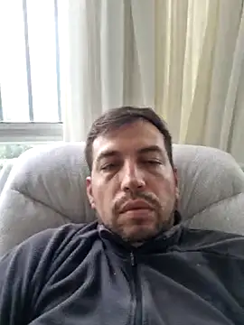 Snapshot of reyarturs13 chatting on February 17, 2025, 5:12 pm reyarturs13 online show from February 17, 2025, 5:12 pm