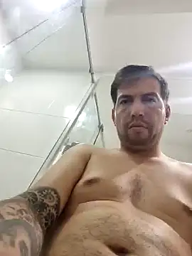 Snapshot of reyarturs13 chatting on March 11, 2025, 2:51 pm reyarturs13 online show from March 11, 2025, 2:51 pm