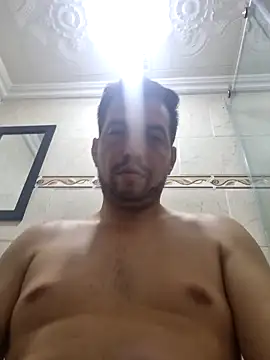 Snapshot of reyarturs13 chatting on February 5, 2025, 4:06 am reyarturs13 online show from February 5, 2025, 4:06 am