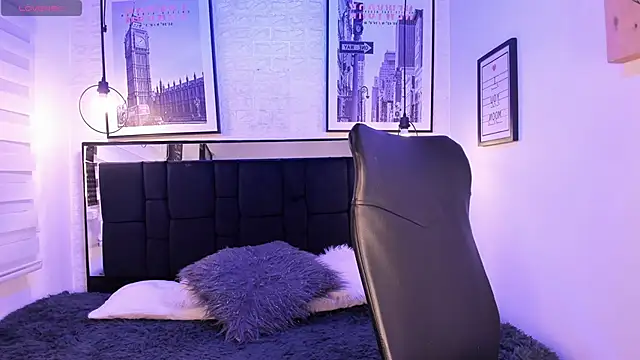 Snapshot of tylla_ chatting on October 23, 2025, 4:11 am tylla online show from October 23, 2025, 4:11 am