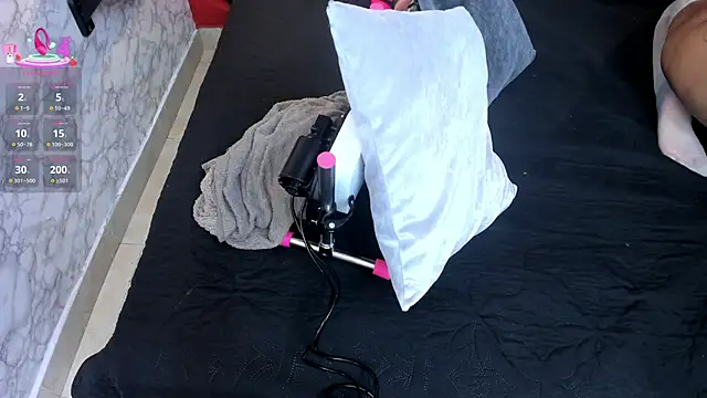 IVISBOUNCYASS online show from March 19, 2026, 12:49 pm