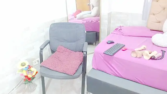 Snapshot of Dolldirtyxxx chatting on December 20, 2025, 5:27 pm Dolldirtyxxx online show from December 20, 2025, 5:27 pm