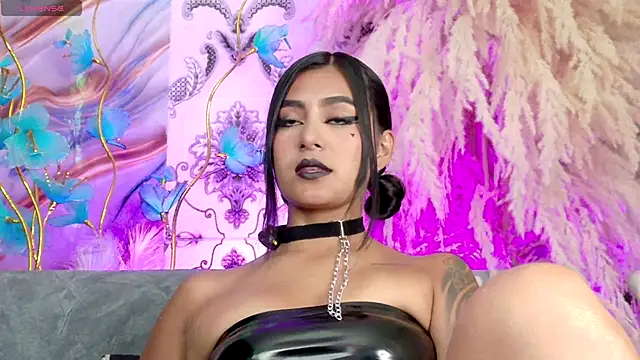 Snapshot of meganwolf_1 chatting on October 3, 2025, 9:05 pm meganwolf 1 online show from October 3, 2025, 9:05 pm