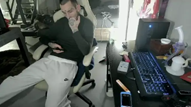 BadJewfucks online show from December 17, 2025, 2:49 am