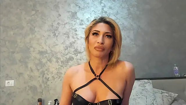 SWEET-SOPHI online show from July 12, 2026, 7:47 pm