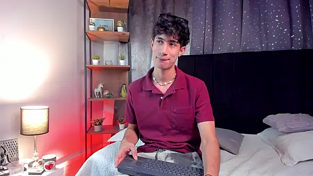 NovaaWheler online show from November 20, 2025, 10:42 pm